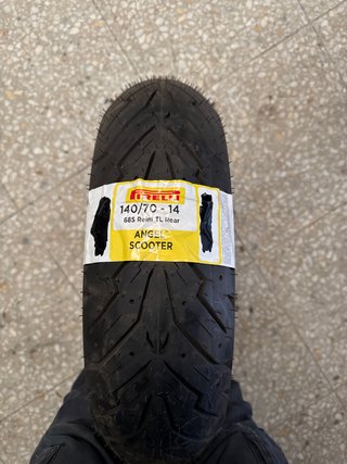 Neumático Pirelli Angel Scooter 140/70-14