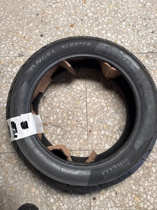 Neumático Pirelli Angel Scooter 140/70-14