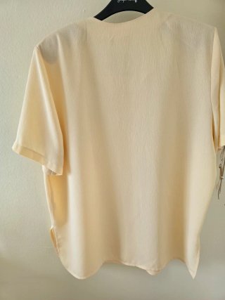 Dos blusas beige talla M