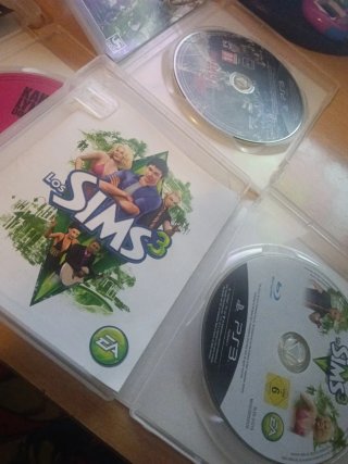 Lote 3 Juegos PS3: Kane & Lynch 2, Los Sims 3, Dea