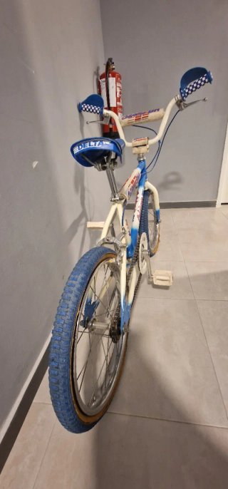 Bicicleta BMX California BH 18