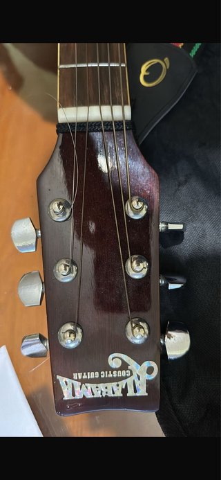 Guitarra Acústica con Correa y Funda