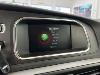 VOLVO V40 Cross Country 2.0 D2 Momentum