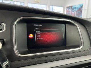 VOLVO V40 Cross Country 2.0 D2 Momentum