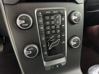 VOLVO V40 Cross Country 2.0 D2 Momentum