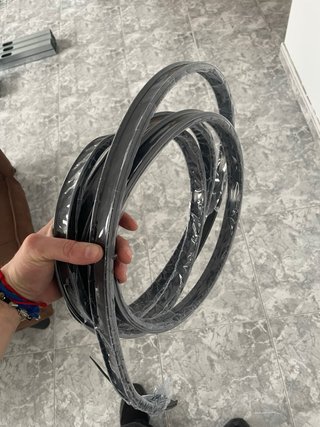 Cortina adaptable de tela negra