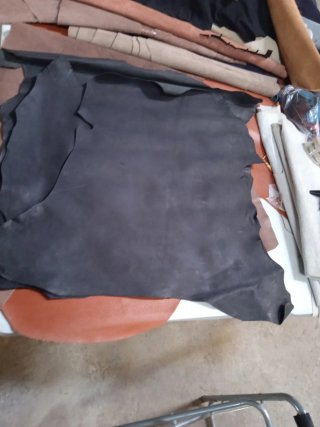 Lote 3 piezas piel negra. 20€.