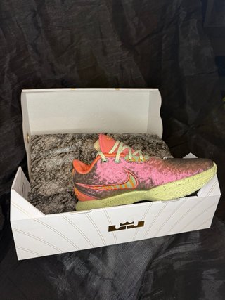 Nike LeBron XXI “Ember Glow Elemental Gold”