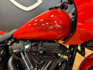 Harley-Davidson Low Rider ST 117 Roja