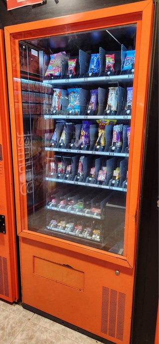 Traspaso vending en Benimaclet con trastero grande