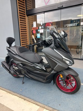 Honda Forza 125 ESP Edit Maxi Scooter