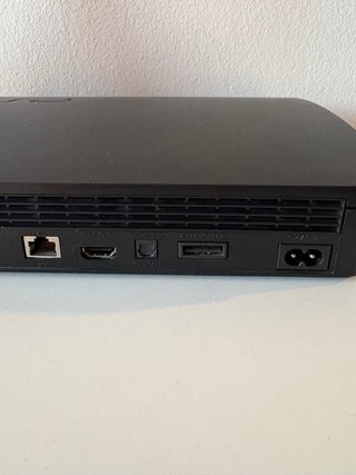 Playstation 3 Slim 150gb + Controller + 4 giochi