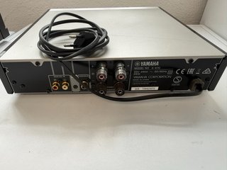 Amplificador Integrado Yamaha A-670 Plata