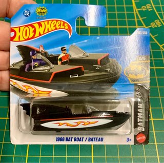 Hot Wheels 1966 Bat Boat 1/64