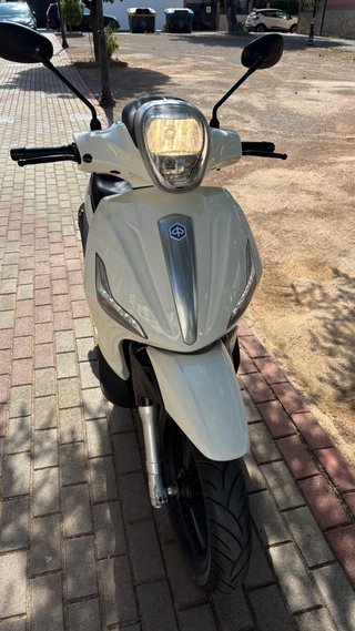 Piaggio Beverly 125cc Scooter 2015