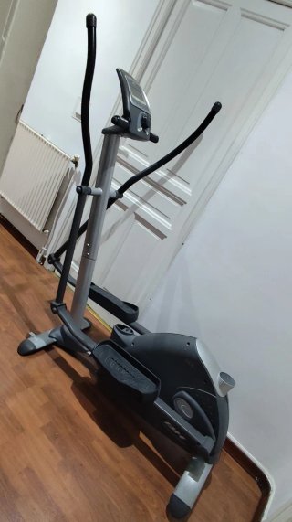 Bicicleta elíptica BH Fitness ProAction