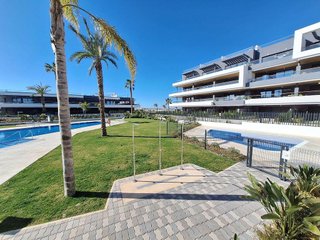 Casa adosada en alquiler en La Siesta - El Salado - Torreta en Torrevieja