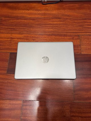 Ordenador Portátil HP Plata con Cargador