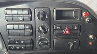 CAM11 Camión porta contenedores Mercedes 2536L