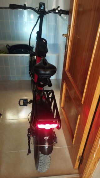 Bicicleta eléctrica plegable rosa