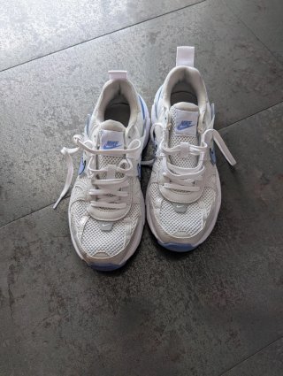 Zapatillas Nike V2K Mujer Blancas y Azules