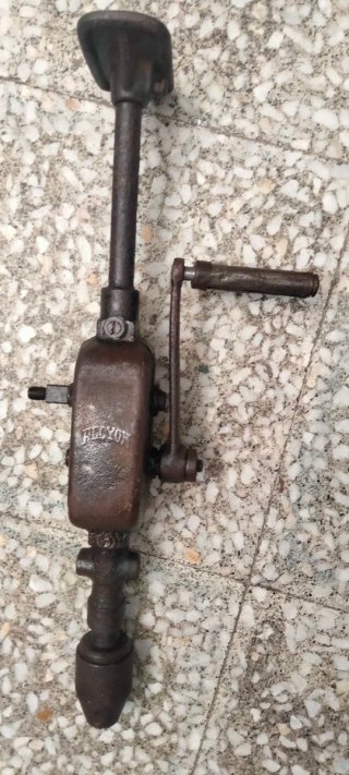 Taladro antiguo de hierro ALCYON