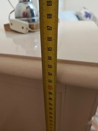 Mesita de noche de madera