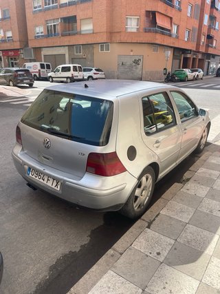 Volkswagen Golf 2000