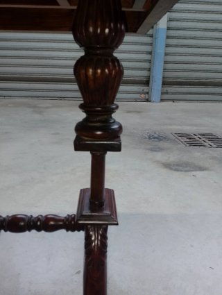 Tavolo da gioco in legno e pelle