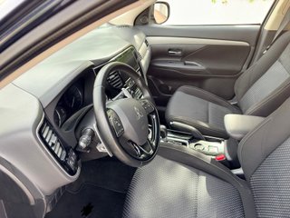 Mitsubishi Outlander  200 MPI Motion CVT 2WD