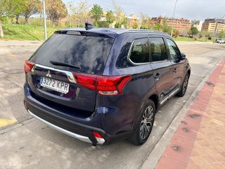 Mitsubishi Outlander  200 MPI Motion CVT 2WD