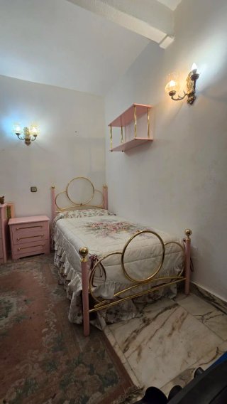 Dormitorio infantil niña rosa y dorado