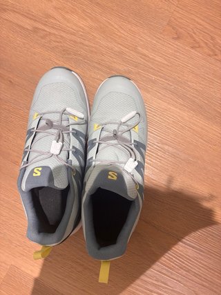 Deportivas Salomon Gris y Amarillo
