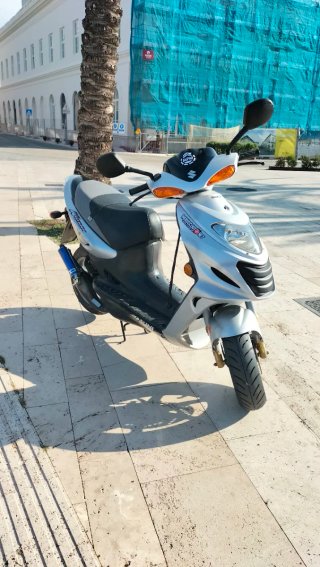 Suzuki Katana 50cc Scooter Plata