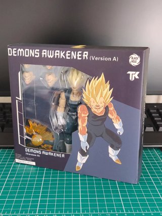 Figura Majin Vegeta Black Hole TK