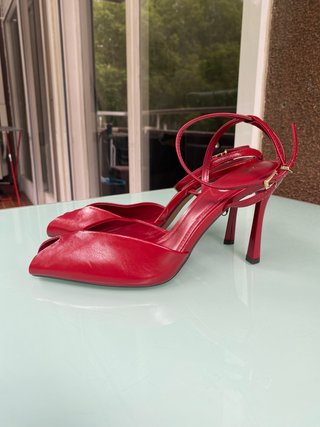 Hermosas Sandalias Tacón Zara Rojas