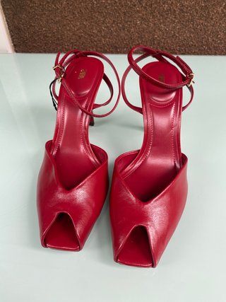 Hermosas Sandalias Tacón Zara Rojas