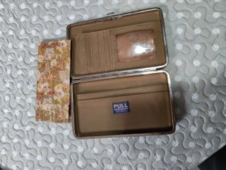 Cartera de mujer con estampado floral
