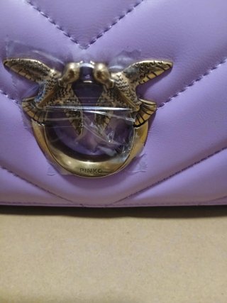 Borsa Pinko viola con dettagli dorati