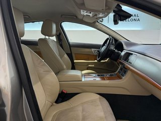 JAGUAR XF 2.2 Diesel Premium Luxury