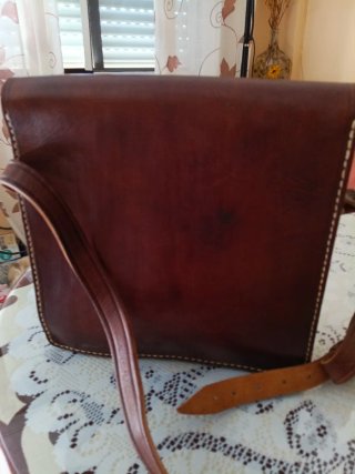 Bolso de piel marrón