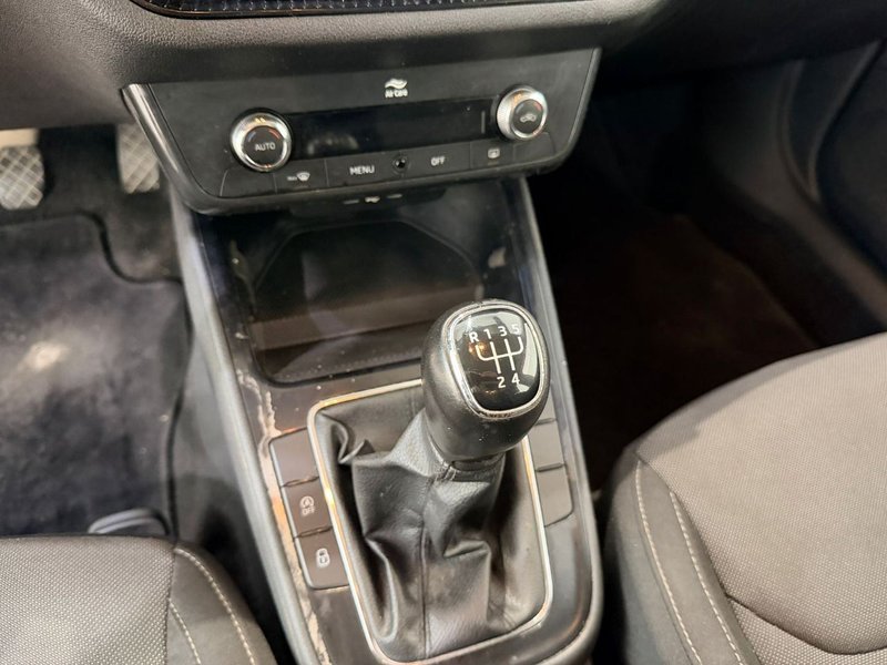Škoda Fabia COMBI 1.0 TSI AMBITION 2022, foto 11