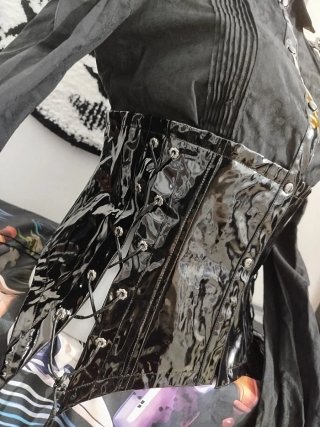 Blusa gótica Punk Rave negra con corsé