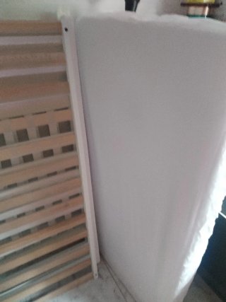 Cuna de bebé de madera