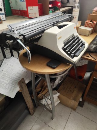 Máquina de escribir Olympia