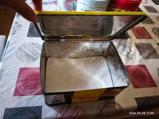 Caja metálica Azafranes Merceditas