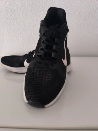 Zapatillas Nike Running Negras y Blancas