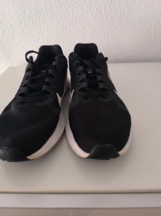 Zapatillas Nike Running Negras y Blancas