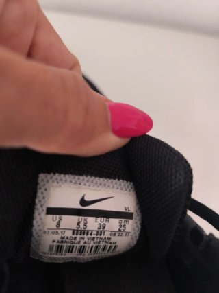Zapatillas Nike Running Negras y Blancas