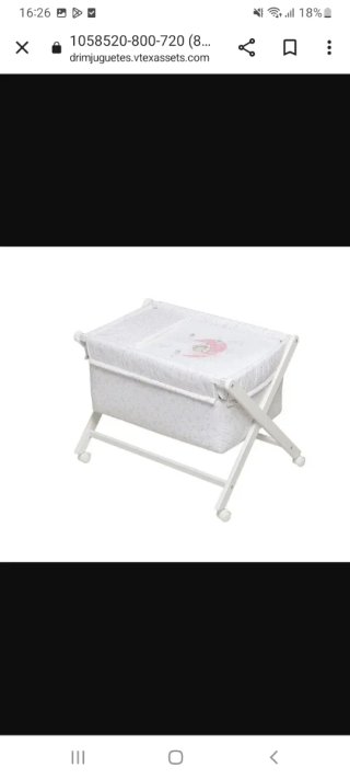 Minicuna blanca con ruedas